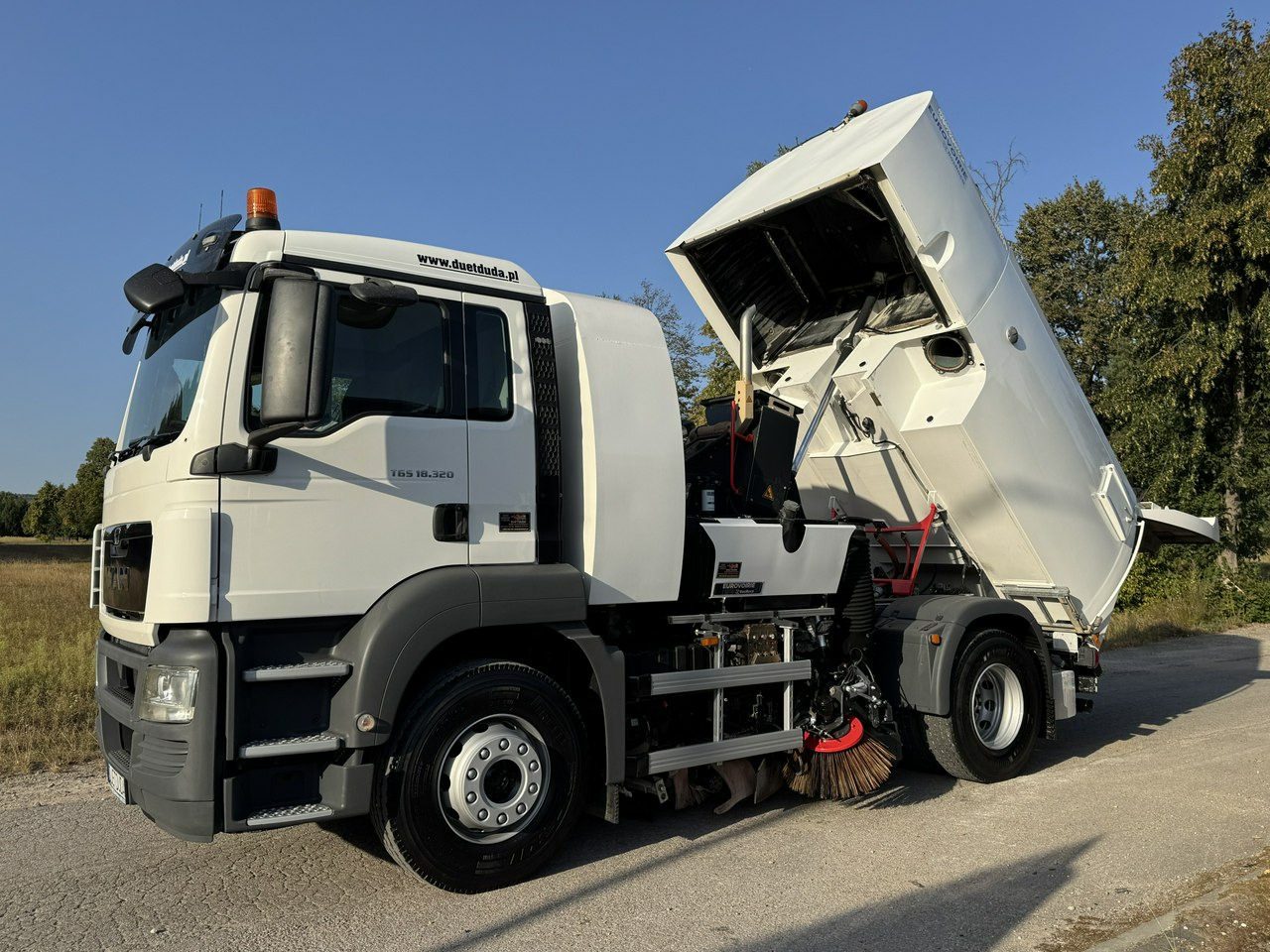 MAN TGS 18.320 E5 BUCHER OPTIFANT 8000 Zamiatarka Uliczna Euro 6 - Barredora vial: foto 2 MAN TGS 18.320 E5 BUCHER OPTIFANT 8000 Zamiatarka Uliczna Euro 6 - Barredora vial: foto 2
