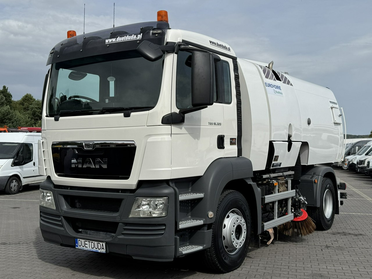 MAN TGS 18.320 E5 BUCHER OPTIFANT 8000 Zamiatarka Uliczna Euro 6 - Barredora vial: foto 4 MAN TGS 18.320 E5 BUCHER OPTIFANT 8000 Zamiatarka Uliczna Euro 6 - Barredora vial: foto 4