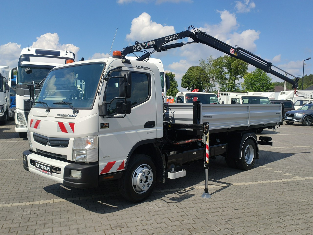 Mitsubishi Canter Fuso 9C18 3.0/180KM HDS FASSI F30 Wywrotka 3-stronna - Camión volquete: foto 1 Mitsubishi Canter Fuso 9C18 3.0/180KM HDS FASSI F30 Wywrotka 3-stronna - Camión volquete: foto 1