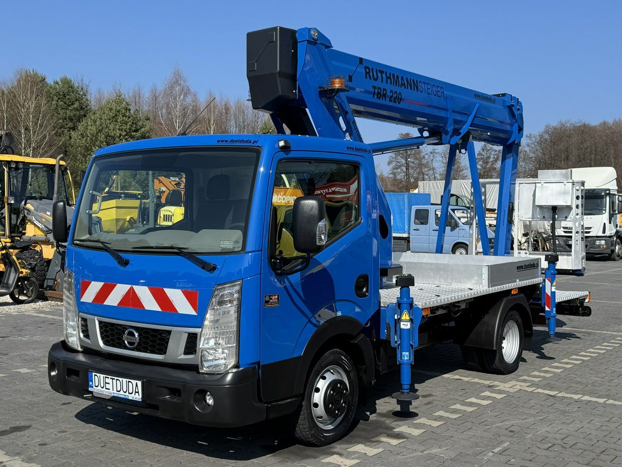 Nissan Cabstar - Camión con plataforma elevadora: foto 5 Nissan Cabstar - Camión con plataforma elevadora: foto 5