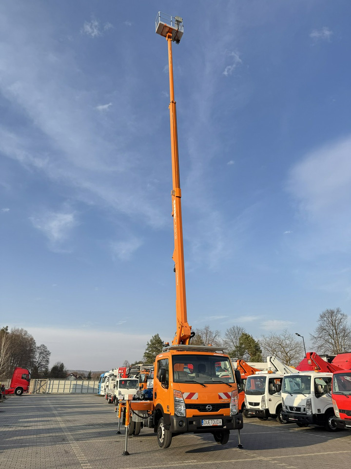 Nissan Cabstar - Camión con plataforma elevadora: foto 3 Nissan Cabstar - Camión con plataforma elevadora: foto 3