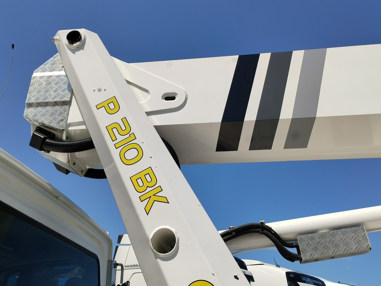 Camión con plataforma elevadora Volkswagen Crafter: foto 23