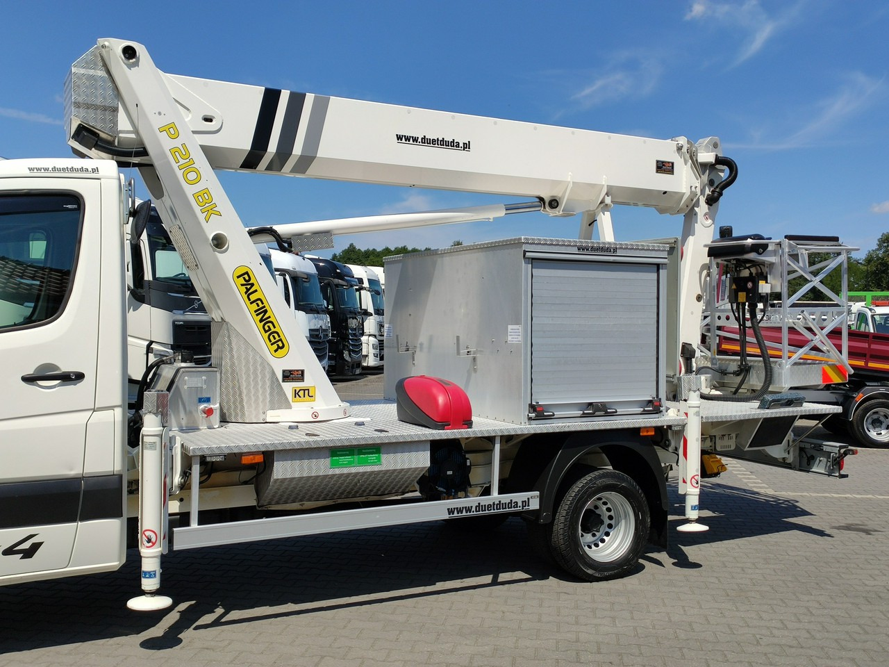 Camión con plataforma elevadora Volkswagen Crafter: foto 10