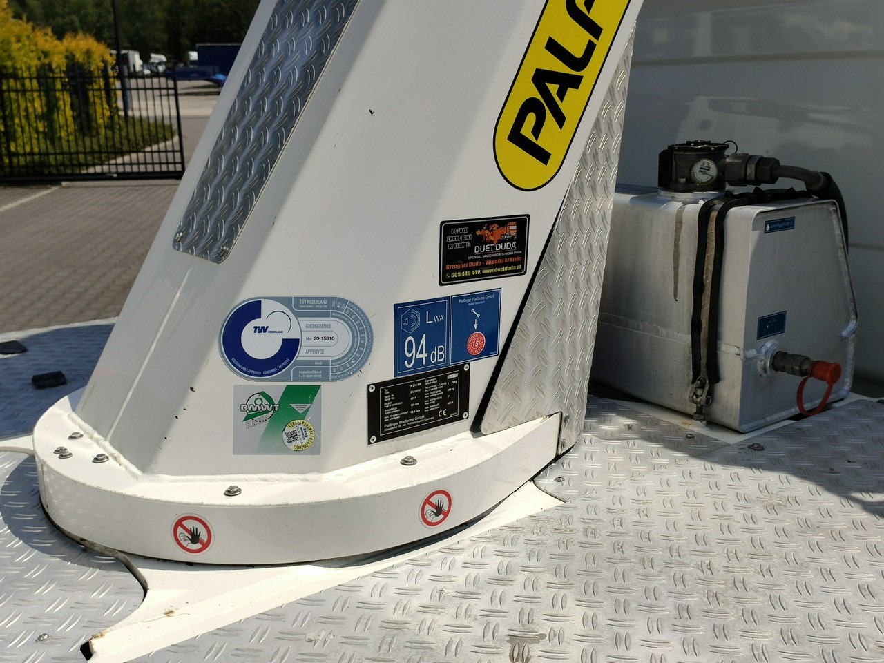 Camión con plataforma elevadora Volkswagen Crafter: foto 24