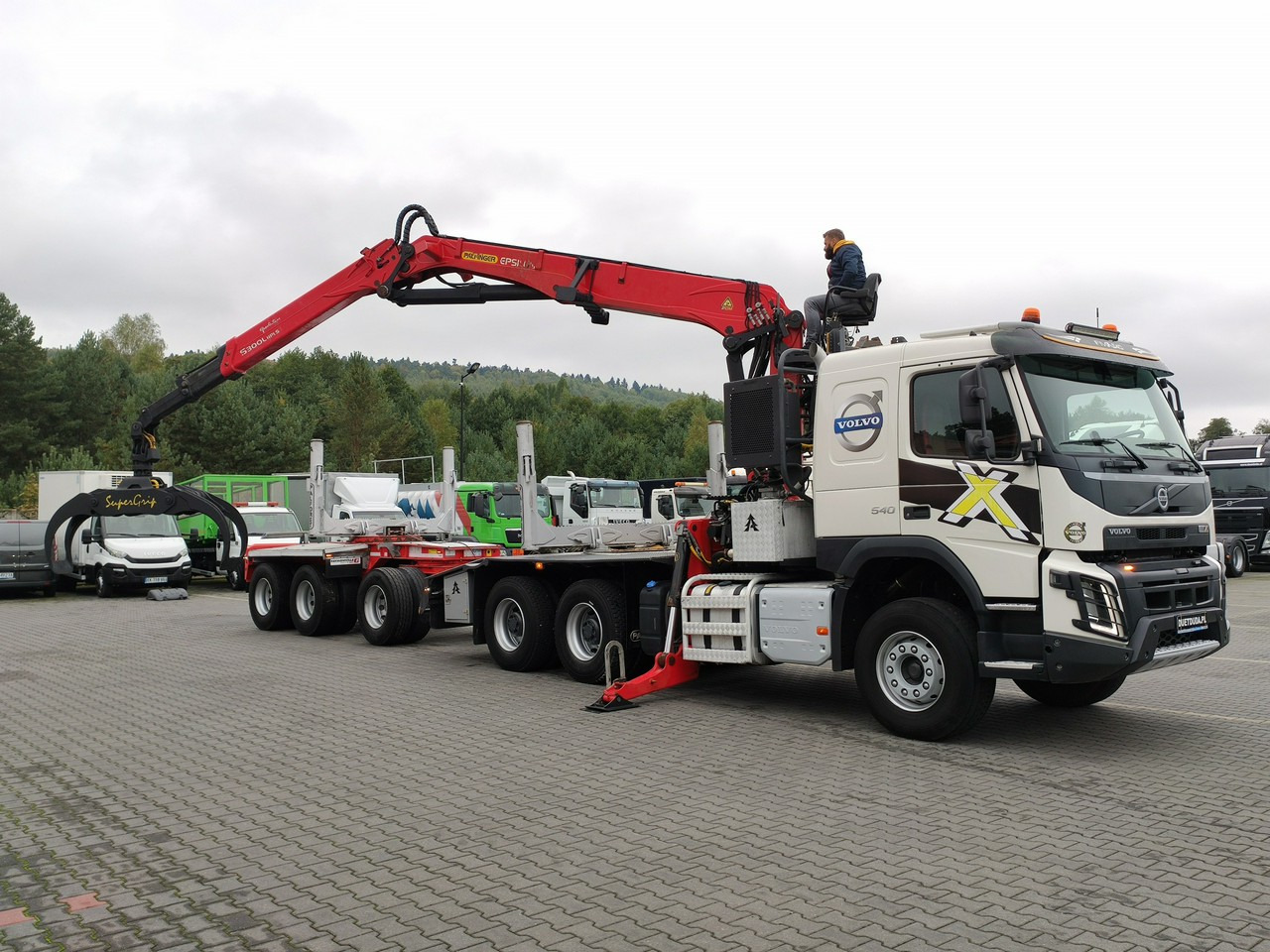 Volvo FMX 540 6x4 RETARDER PALFORET EPSILON S300L Do Drewna - Camión forestal: foto 4 Volvo FMX 540 6x4 RETARDER PALFORET EPSILON S300L Do Drewna - Camión forestal: foto 4