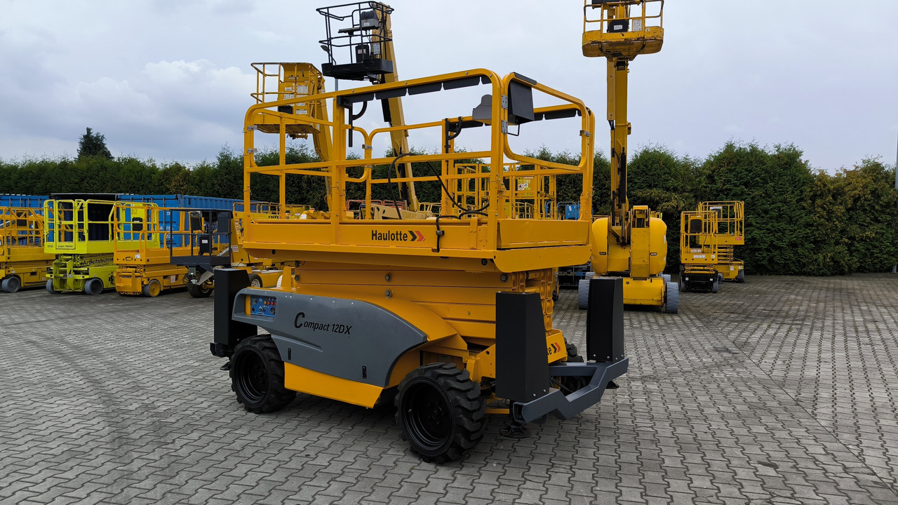 HAULOTTE Compact 12 DX - Plataforma de tijeras: foto 1 HAULOTTE Compact 12 DX - Plataforma de tijeras: foto 1