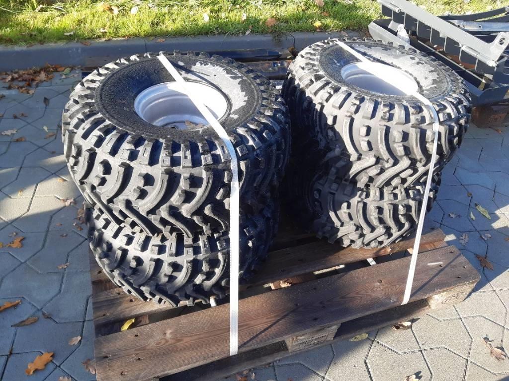 GiANT Reifensatz SK201D 22x11-8 - Neumático para Maquinaria de construcción: foto 2 GiANT Reifensatz SK201D 22x11-8 - Neumático para Maquinaria de construcción: foto 2