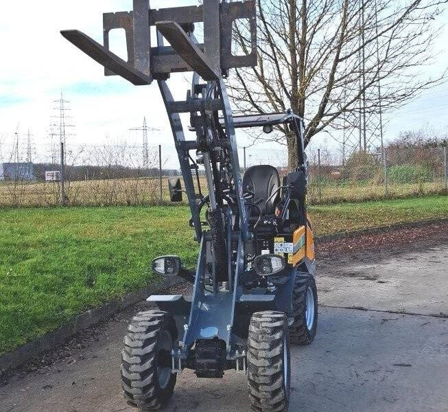 Giant G 2200 E X-Tra Elektro - Minicargadora: foto 2 Giant G 2200 E X-Tra Elektro - Minicargadora: foto 2