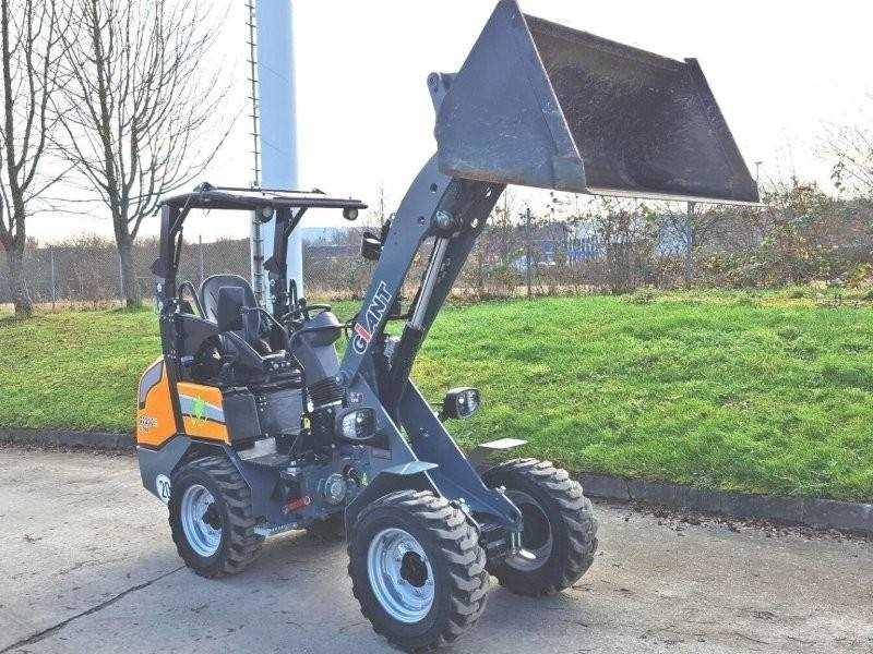 Giant G 2200 E X-Tra Elektro - Minicargadora: foto 5 Giant G 2200 E X-Tra Elektro - Minicargadora: foto 5