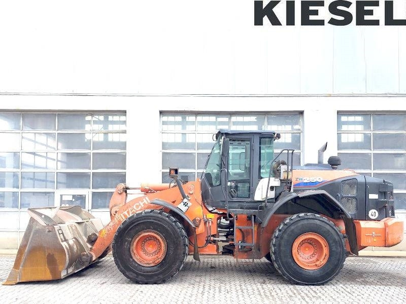 Hitachi ZW 250-6 - Cargadora de ruedas: foto 1 Hitachi ZW 250-6 - Cargadora de ruedas: foto 1