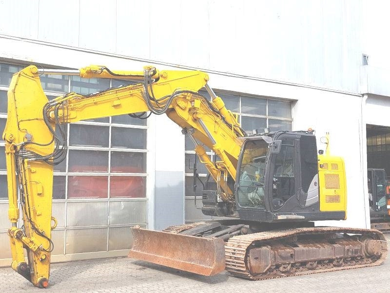 Hitachi ZX 225 US LC-6 - Excavadora de cadenas: foto 2 Hitachi ZX 225 US LC-6 - Excavadora de cadenas: foto 2