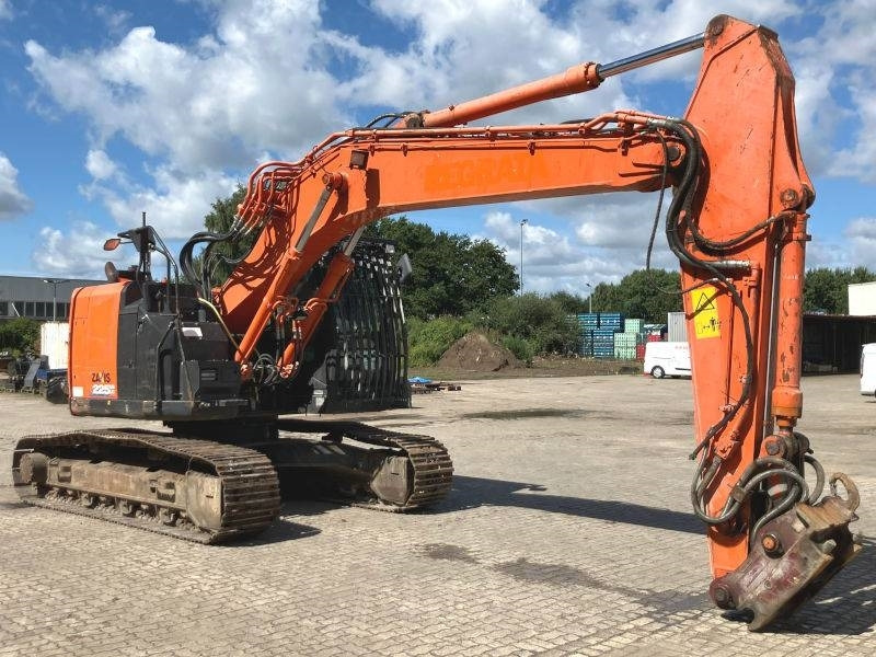 Hitachi ZX 225 US LC-6 - Excavadora de cadenas: foto 4 Hitachi ZX 225 US LC-6 - Excavadora de cadenas: foto 4