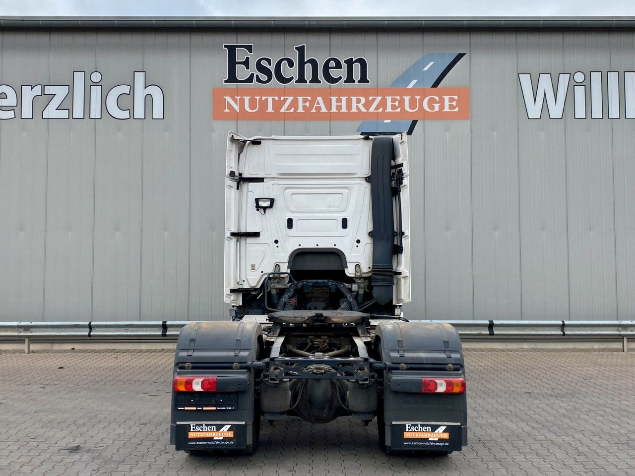 Mercedes-Benz 1843 Actros | 2x Hydraulik*Navi*Klima*1.Hand*ALU - Cabeza tractora: foto 4 Mercedes-Benz 1843 Actros | 2x Hydraulik*Navi*Klima*1.Hand*ALU - Cabeza tractora: foto 4