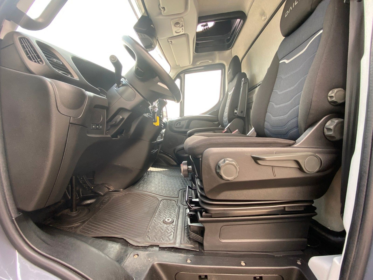 Furgoneta con lona Iveco Daily Hi-Matic 70 C 21 Topsleeper | LBW 1,00to.: foto 10