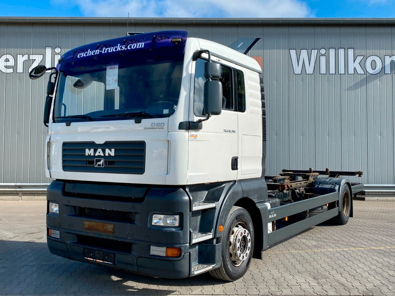 MAN TGA 18.350 LL Fahrschule*Driving school*5 Sitze MAN TGA 18.350 LL Fahrschule*Driving school*5 Sitze - Camión caja abierta: foto 1 MAN TGA 18.350 LL Fahrschule*Driving school*5 Sitze MAN TGA 18.350 LL Fahrschule*Driving school*5 Sitze - Camión caja abierta: foto 1