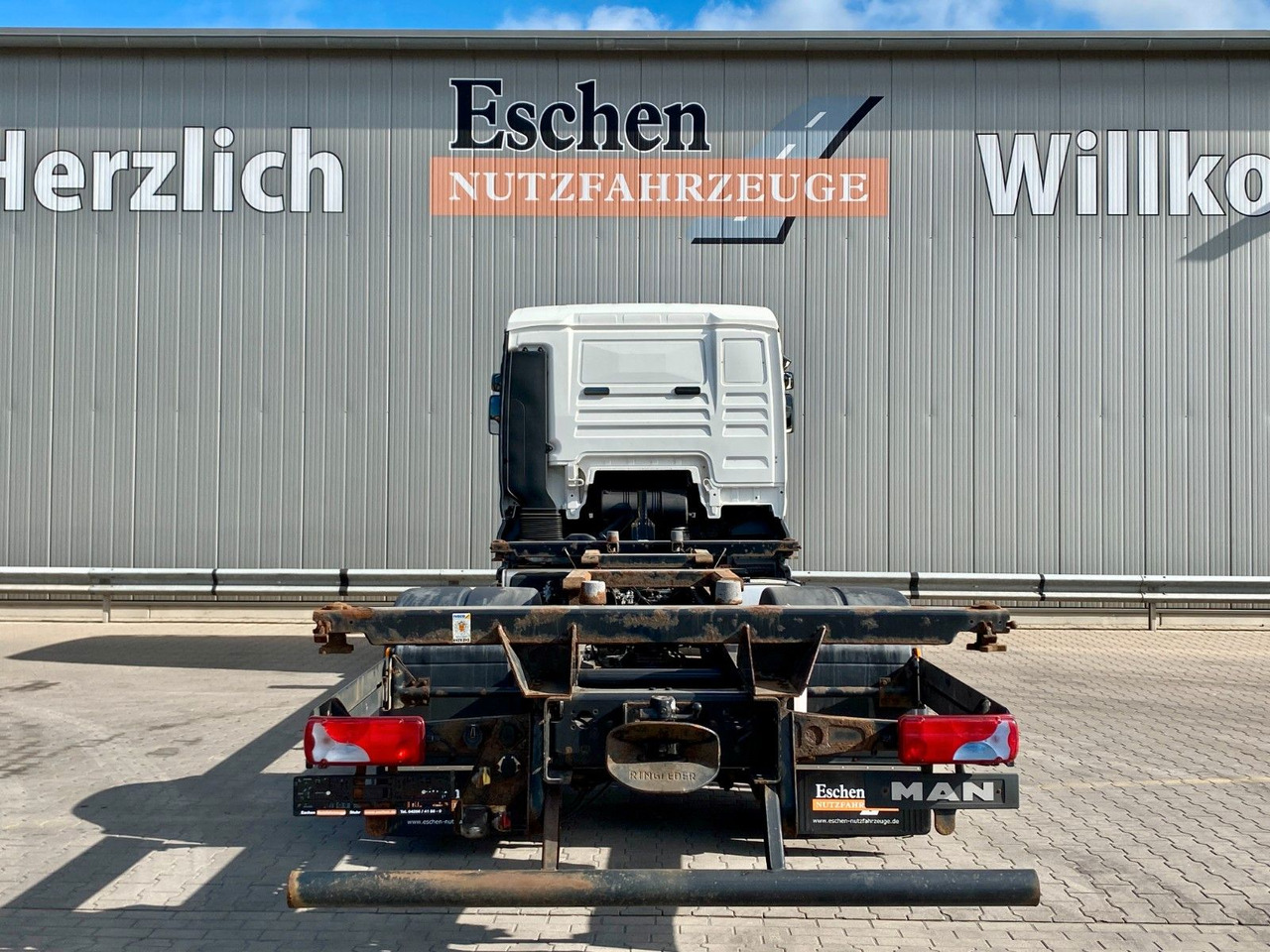 MAN TGA 18.350 LL Fahrschule*Driving school*5 Sitze MAN TGA 18.350 LL Fahrschule*Driving school*5 Sitze - Camión caja abierta: foto 4 MAN TGA 18.350 LL Fahrschule*Driving school*5 Sitze MAN TGA 18.350 LL Fahrschule*Driving school*5 Sitze - Camión caja abierta: foto 4