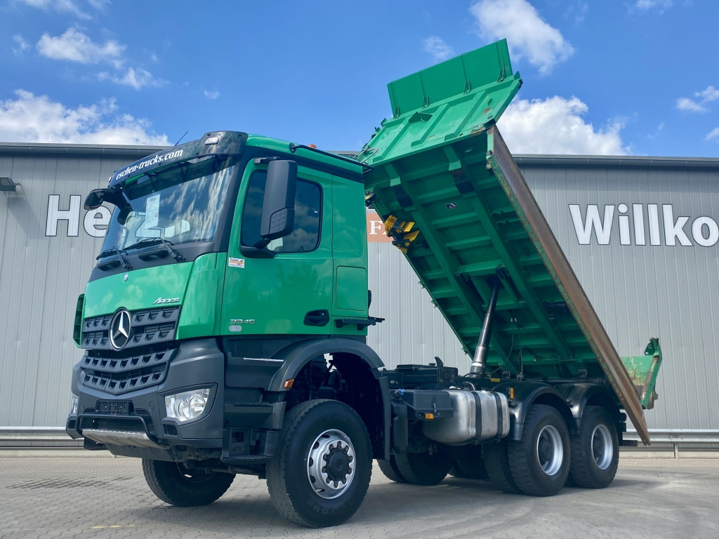 Mercedes-Benz 3345 / 6x6 - Camión volquete: foto 1 Mercedes-Benz 3345 / 6x6 - Camión volquete: foto 1