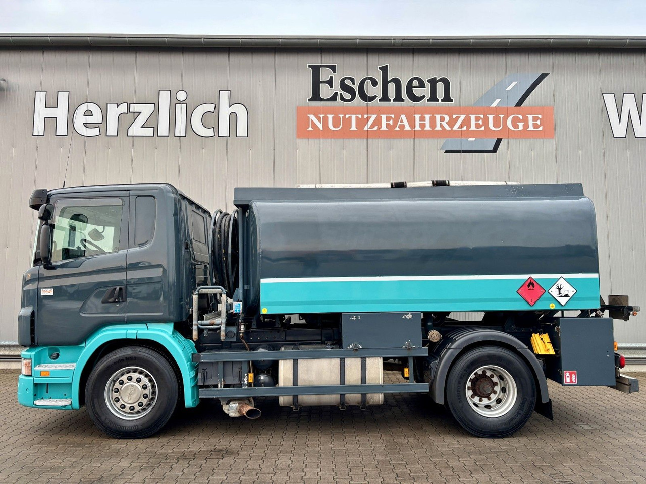 Scania G420 Esterer A3 | 2x Kammern*Oben/Unten*Retarder - Camión cisterna: foto 2 Scania G420 Esterer A3 | 2x Kammern*Oben/Unten*Retarder - Camión cisterna: foto 2