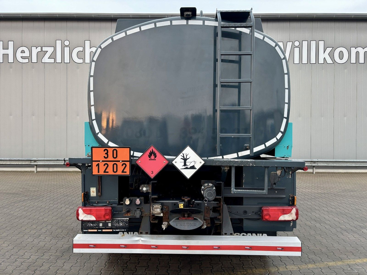 Scania G420 Esterer A3 | 2x Kammern*Oben/Unten*Retarder - Camión cisterna: foto 4 Scania G420 Esterer A3 | 2x Kammern*Oben/Unten*Retarder - Camión cisterna: foto 4