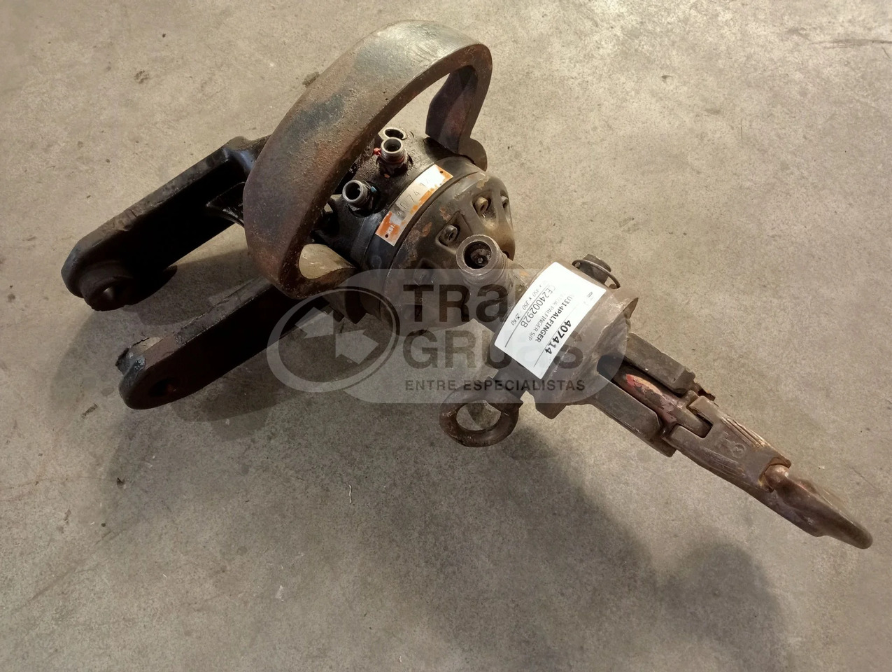 Rotator ocasión 4.500 KG + gancho - Implemento: foto 1 Rotator ocasión 4.500 KG + gancho - Implemento: foto 1