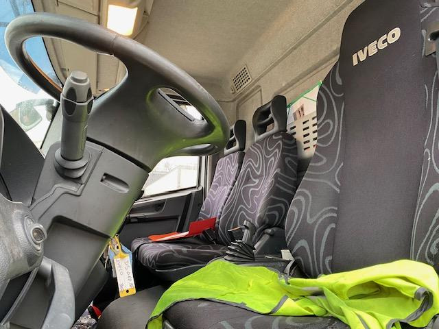 Iveco Eurocargo 120E22 - Camión caja cerrada: foto 3 Iveco Eurocargo 120E22 - Camión caja cerrada: foto 3