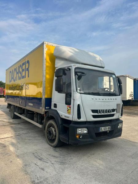 Iveco Eurocargo ML160E - Camión caja cerrada: foto 1 Iveco Eurocargo ML160E - Camión caja cerrada: foto 1