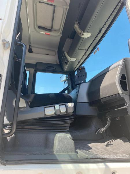 MAN TGX 18.360 - Camión lona: foto 2 MAN TGX 18.360 - Camión lona: foto 2