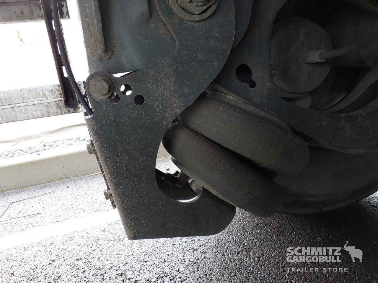 Semirremolque caja cerrada FRUEHAUF Dryfreight Standard Roller shutter door: foto 9