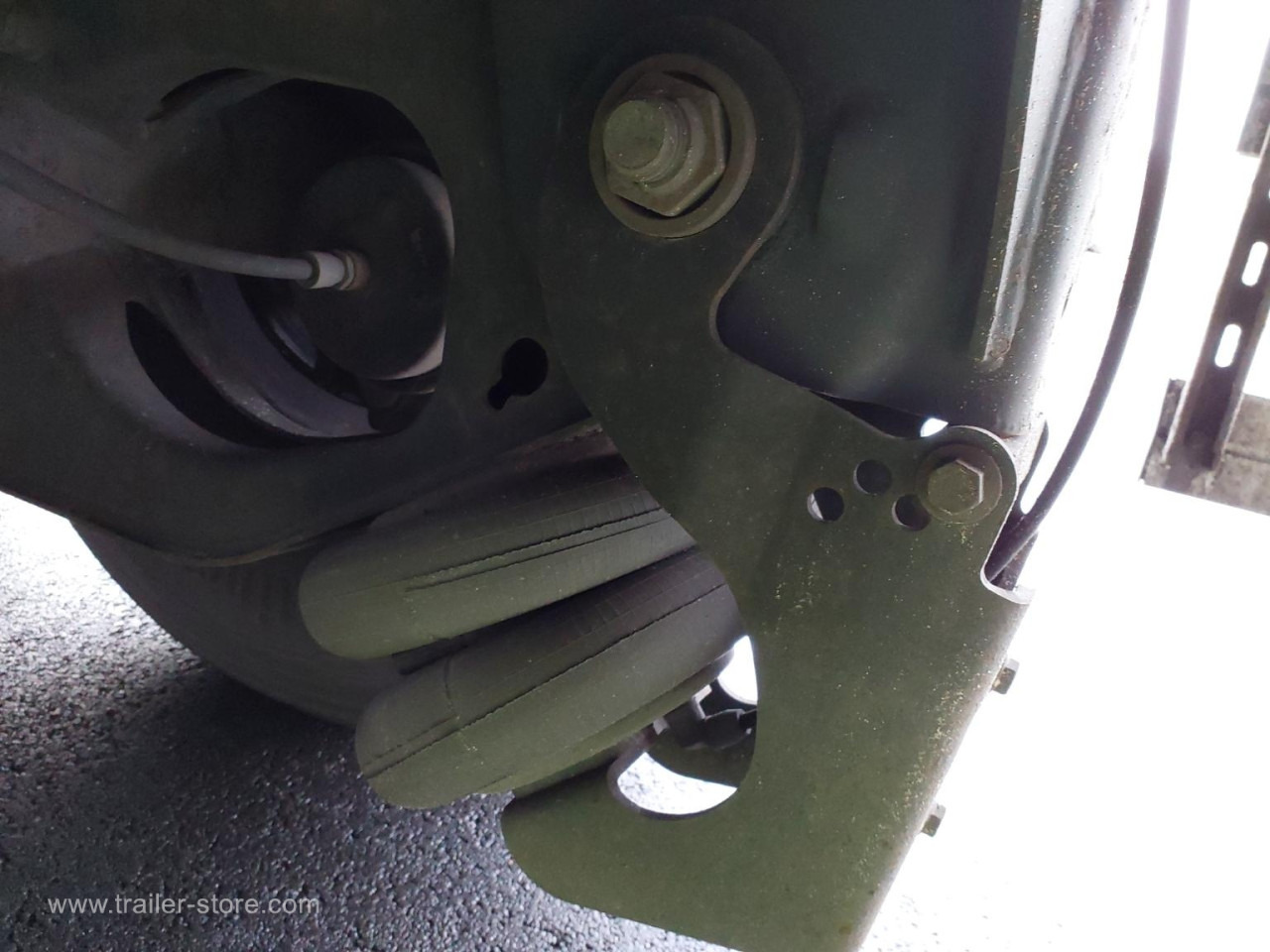 Semirremolque caja cerrada FRUEHAUF Dryfreight Standard Roller shutter door: foto 10