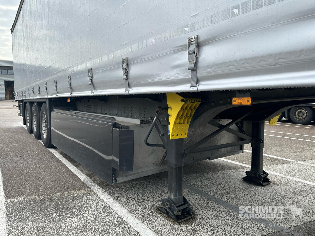 SCHMITZ Curtainsider Standard - Semirremolque lona: foto 2 SCHMITZ Curtainsider Standard - Semirremolque lona: foto 2