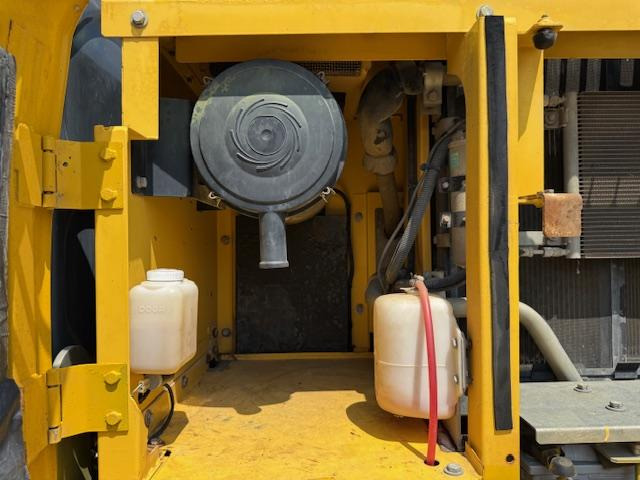 Excavadora de cadenas New Holland Kobelco E 215 C: foto 13
