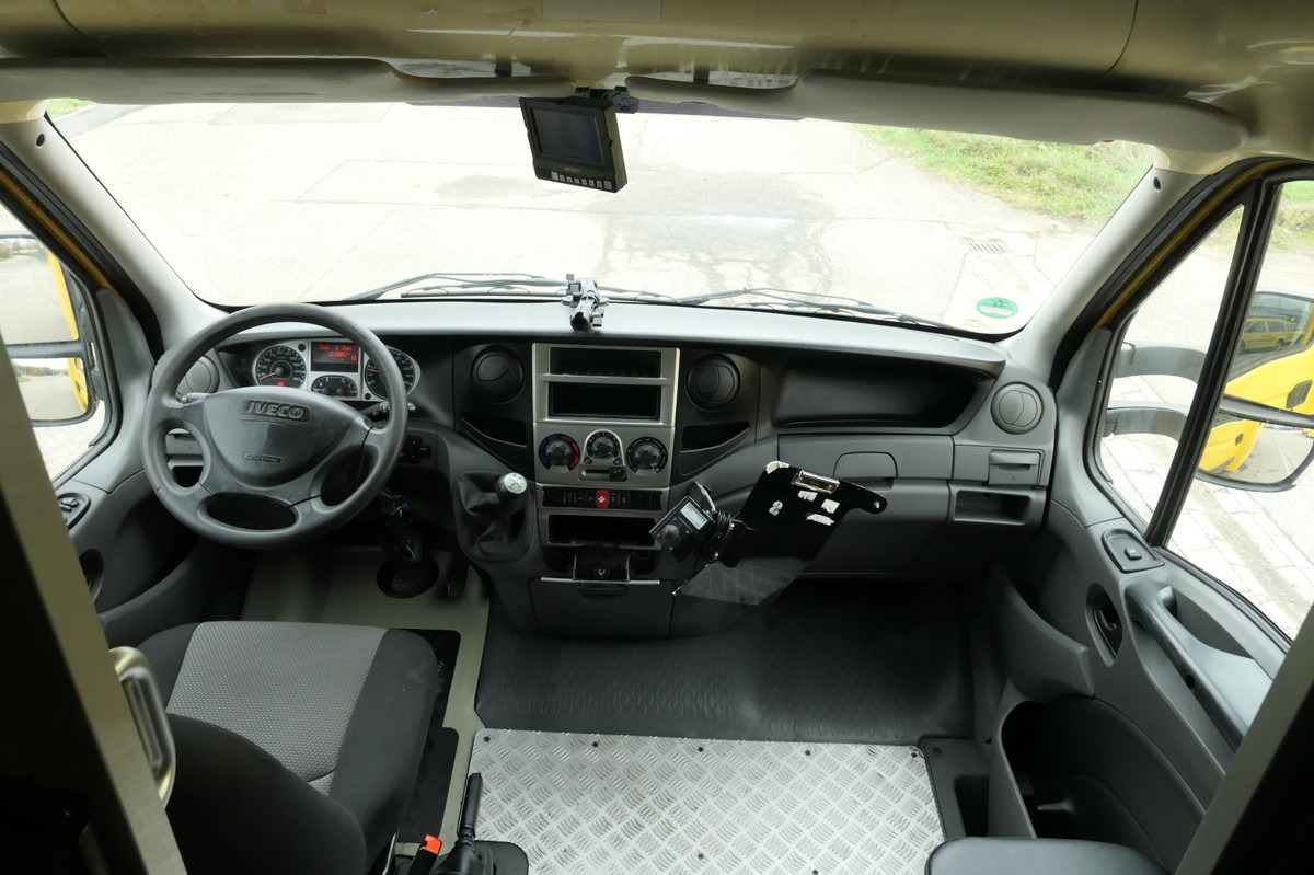 Furgoneta caja cerrada IVECO Daily 35 S11 C30C AUTOMATIK KAMERA MAXI Regale D: foto 6