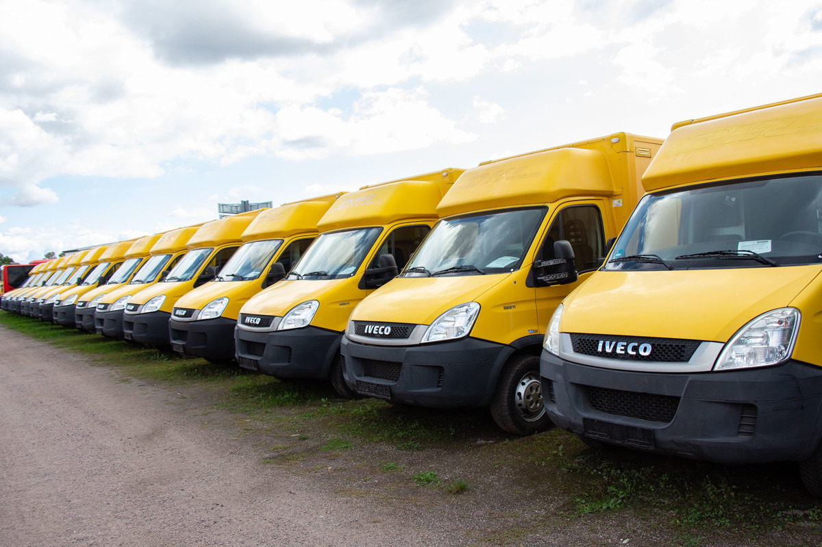 IVECO Daily 35 S11 C30C AUTOMATIK KAMERA MAXI Regale D - Furgoneta caja cerrada: foto 1 IVECO Daily 35 S11 C30C AUTOMATIK KAMERA MAXI Regale D - Furgoneta caja cerrada: foto 1