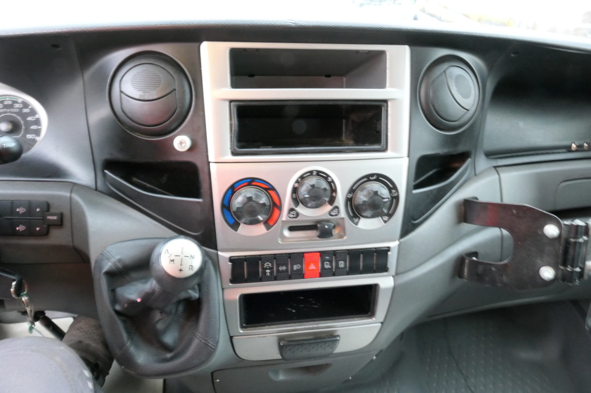 Furgoneta caja cerrada IVECO Daily 35 S11 C30C AUTOMATIK KAMERA MAXI Regale L: foto 9