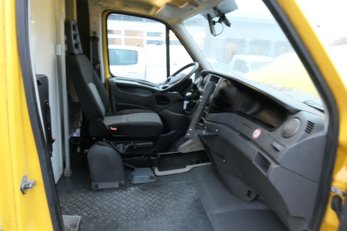 IVECO Daily 35 S11 C30C AUTOMATIK KAMERA Regale LUFT D - Furgoneta caja cerrada: foto 5 IVECO Daily 35 S11 C30C AUTOMATIK KAMERA Regale LUFT D - Furgoneta caja cerrada: foto 5