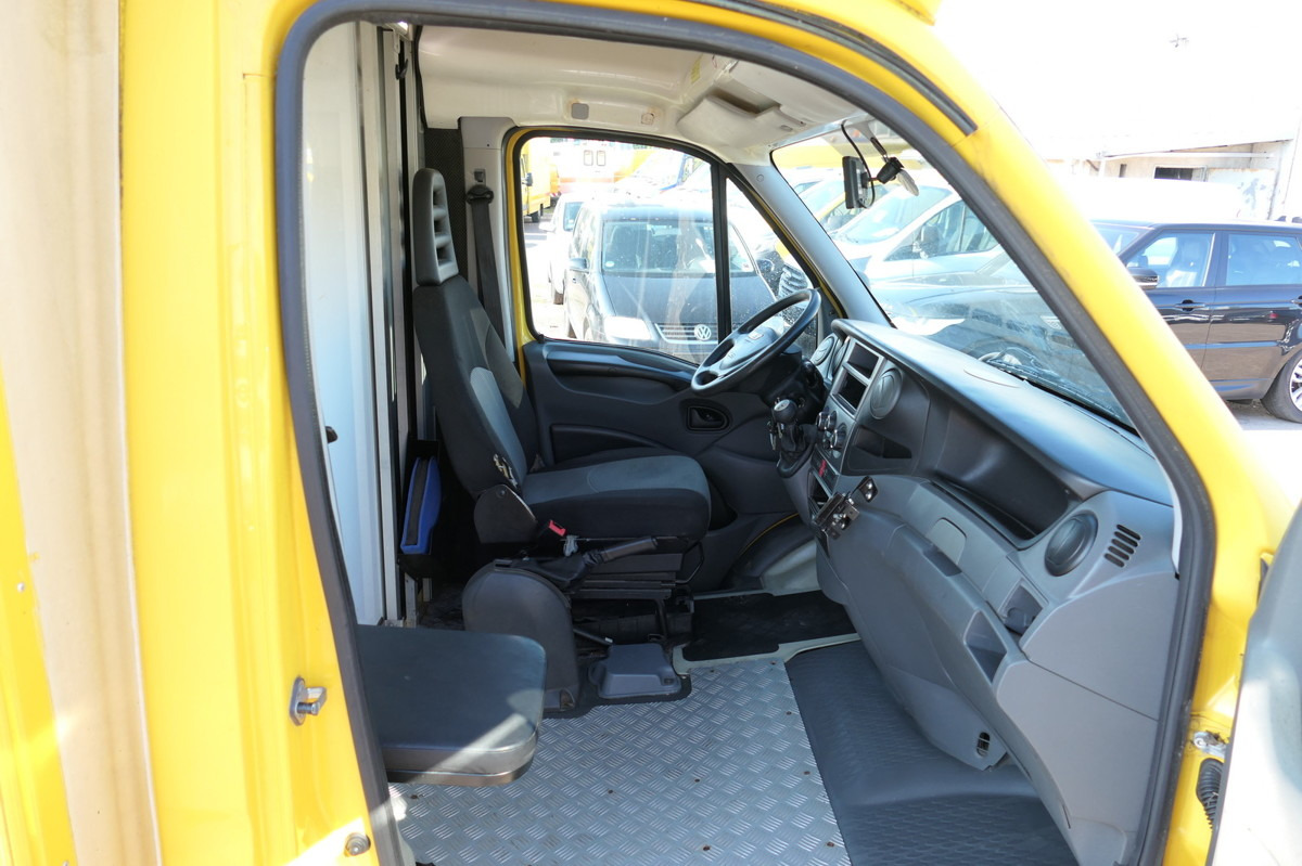 IVECO Daily 35 S11 C30C AUTOMATIK KAMERA Regale LUFT D - Furgoneta caja cerrada: foto 5 IVECO Daily 35 S11 C30C AUTOMATIK KAMERA Regale LUFT D - Furgoneta caja cerrada: foto 5