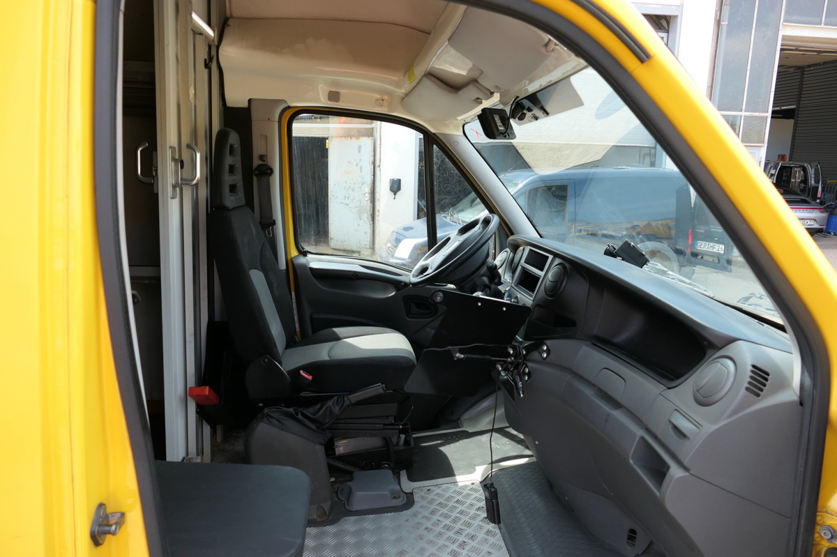 IVECO Daily 35 S11 C30C AUTOMATIK KAMERA Regale LUFT D - Furgoneta caja cerrada: foto 5 IVECO Daily 35 S11 C30C AUTOMATIK KAMERA Regale LUFT D - Furgoneta caja cerrada: foto 5