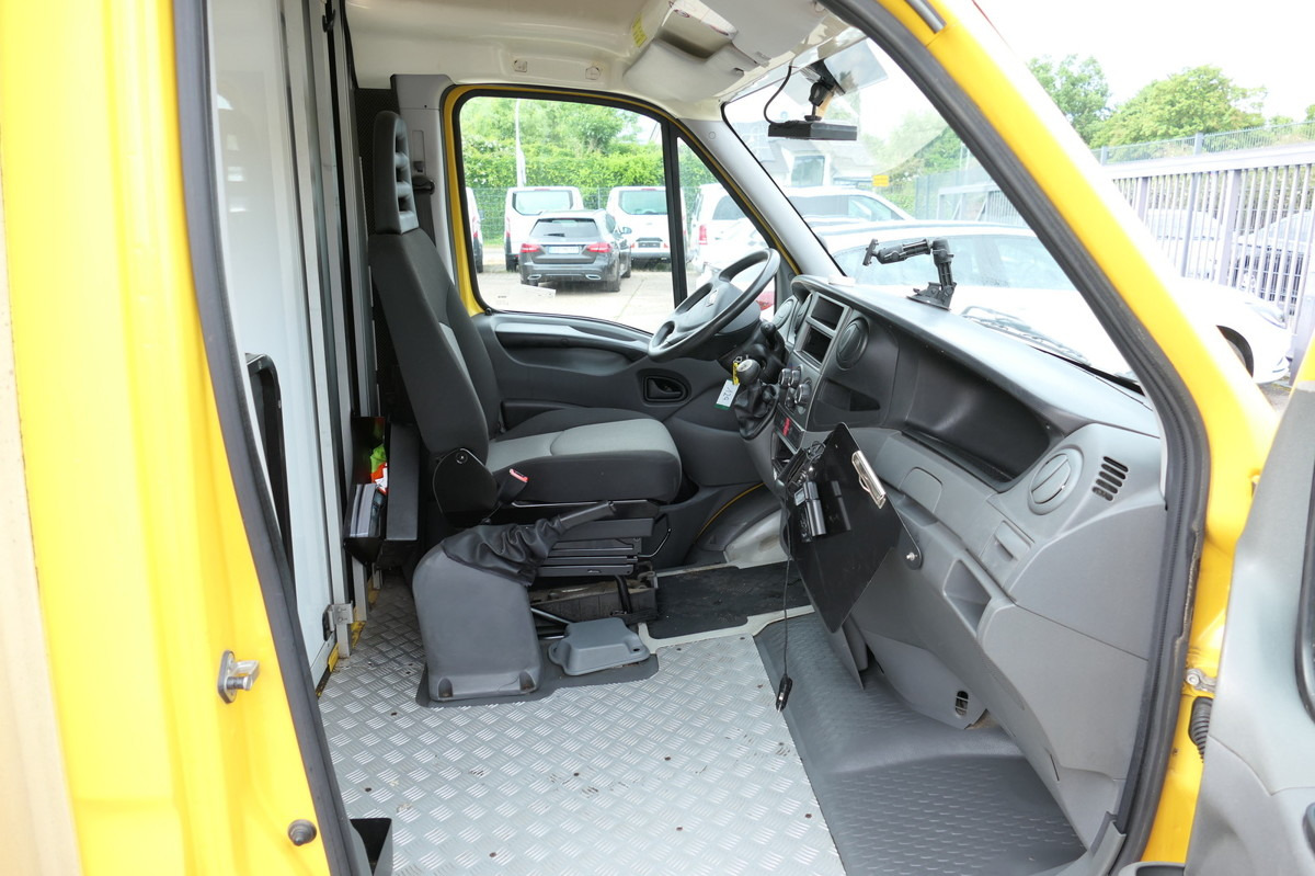 IVECO Daily 35 S11 C30C Kurz AUTOMATIK KAMERA Regale L - Furgoneta caja cerrada: foto 5 IVECO Daily 35 S11 C30C Kurz AUTOMATIK KAMERA Regale L - Furgoneta caja cerrada: foto 5