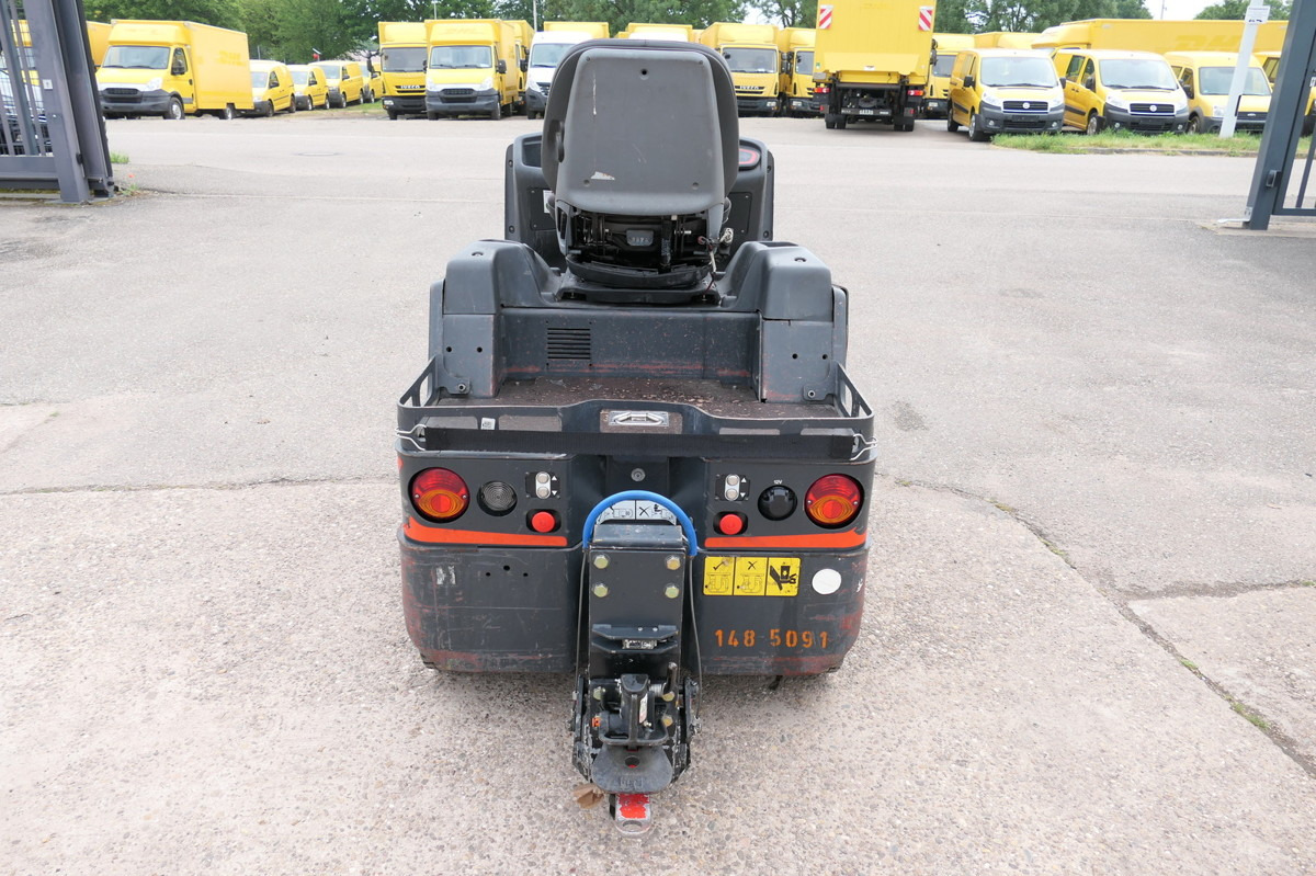 LINDE P 60 Z Schlepper Batterie 10/2020 3-Rad - Remolcadora: foto 4 LINDE P 60 Z Schlepper Batterie 10/2020 3-Rad - Remolcadora: foto 4