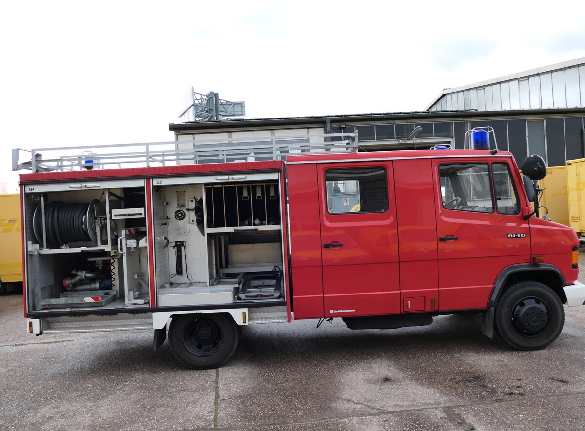 Ambulancia MERCEDES-BENZ 814 D LF 8/6 DoKa AHK Löschwassertank 600L Schli: foto 12
