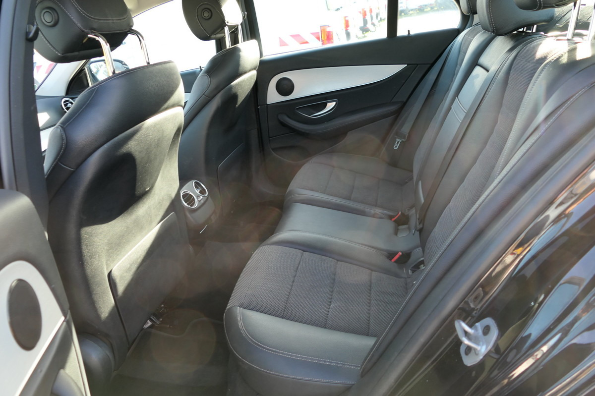 Sedan MERCEDES-BENZ E 220 d AVANTGARDE KLIMA: foto 8 Sedan MERCEDES-BENZ E 220 d AVANTGARDE KLIMA: foto 8