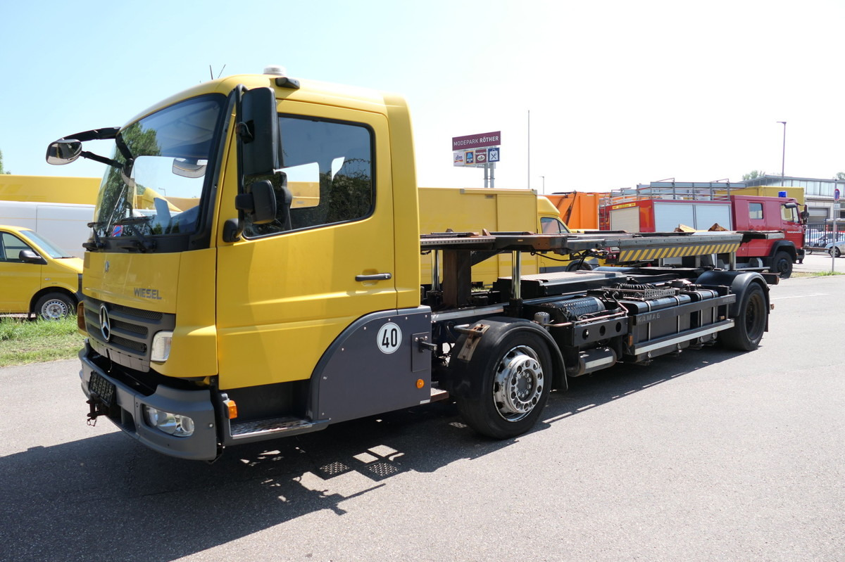 MERCEDES-BENZ KAMAG WBH 25 Wiesel Sattelkupplung Umsetzfahrz. - Camión portacontenedore/ Intercambiable: foto 3 MERCEDES-BENZ KAMAG WBH 25 Wiesel Sattelkupplung Umsetzfahrz. - Camión portacontenedore/ Intercambiable: foto 3