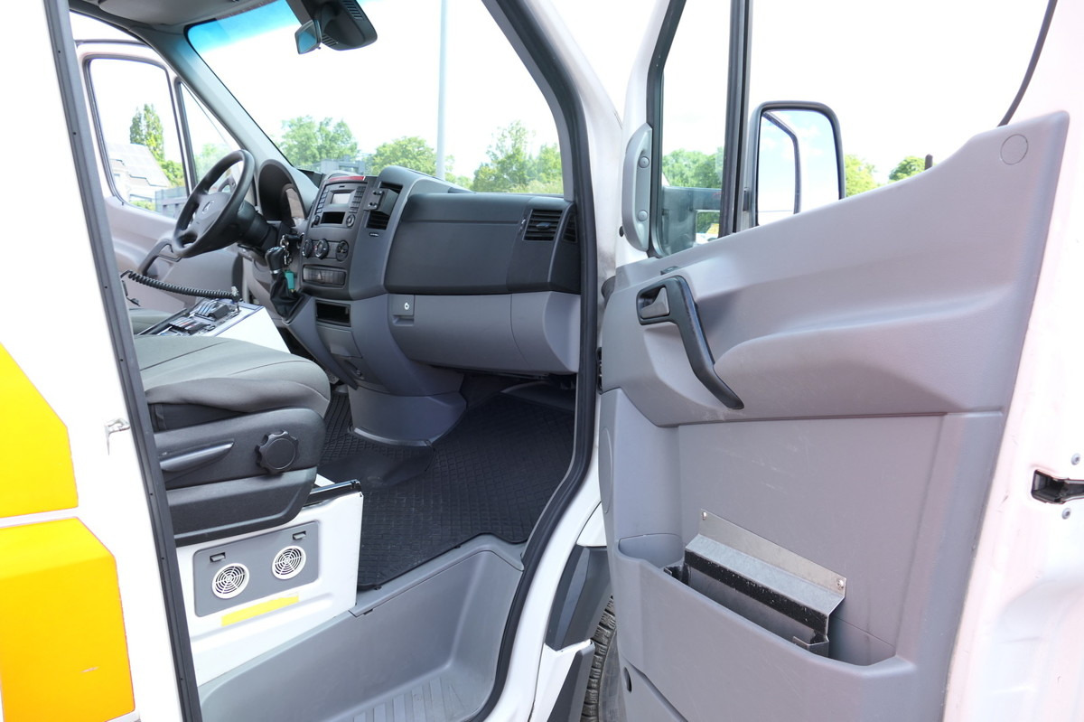 Ambulancia MERCEDES-BENZ Sprinter 519 CDI Klima Krankenwagen Fahrtec Aufb: foto 11
