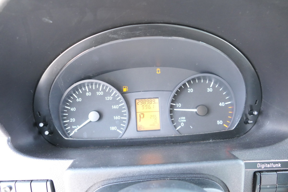 Ambulancia MERCEDES-BENZ Sprinter 519 CDI Klima Krankenwagen Fahrtec Aufb: foto 16