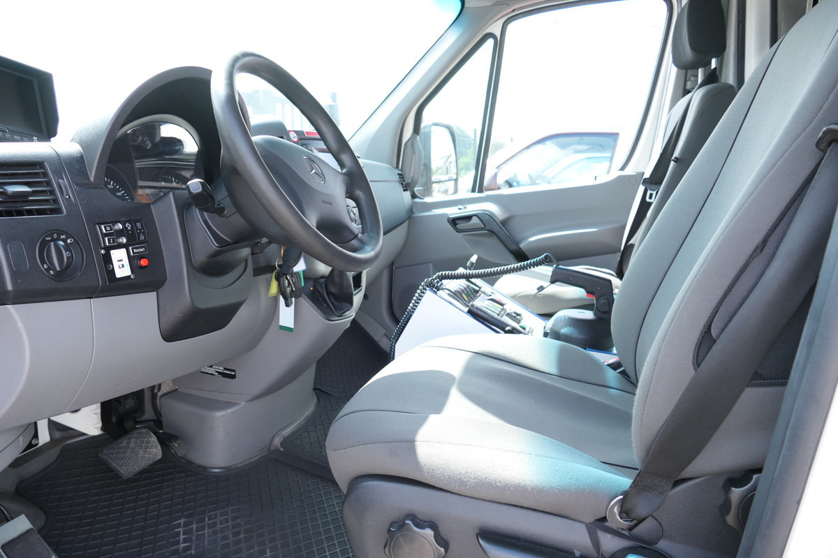 Ambulancia MERCEDES-BENZ Sprinter 519 CDI Klima Krankenwagen Fahrtec Aufb: foto 7