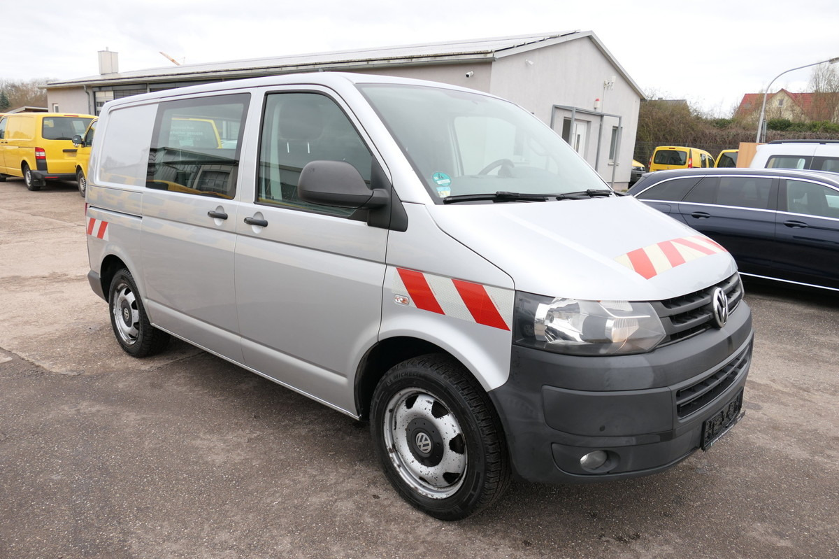 VW T5 Transporter 2.0 TDI 2Sitzer 4Motion AHK KLIMA - Furgoneta pequeña: foto 3 VW T5 Transporter 2.0 TDI 2Sitzer 4Motion AHK KLIMA - Furgoneta pequeña: foto 3