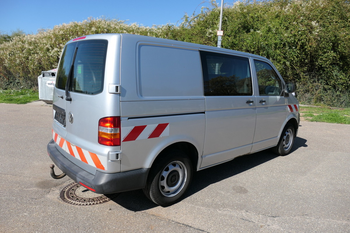 VW T5 Transporter 2.0 TDI 4Motion Flügeltür Klima A - Furgoneta pequeña: foto 4 VW T5 Transporter 2.0 TDI 4Motion Flügeltür Klima A - Furgoneta pequeña: foto 4