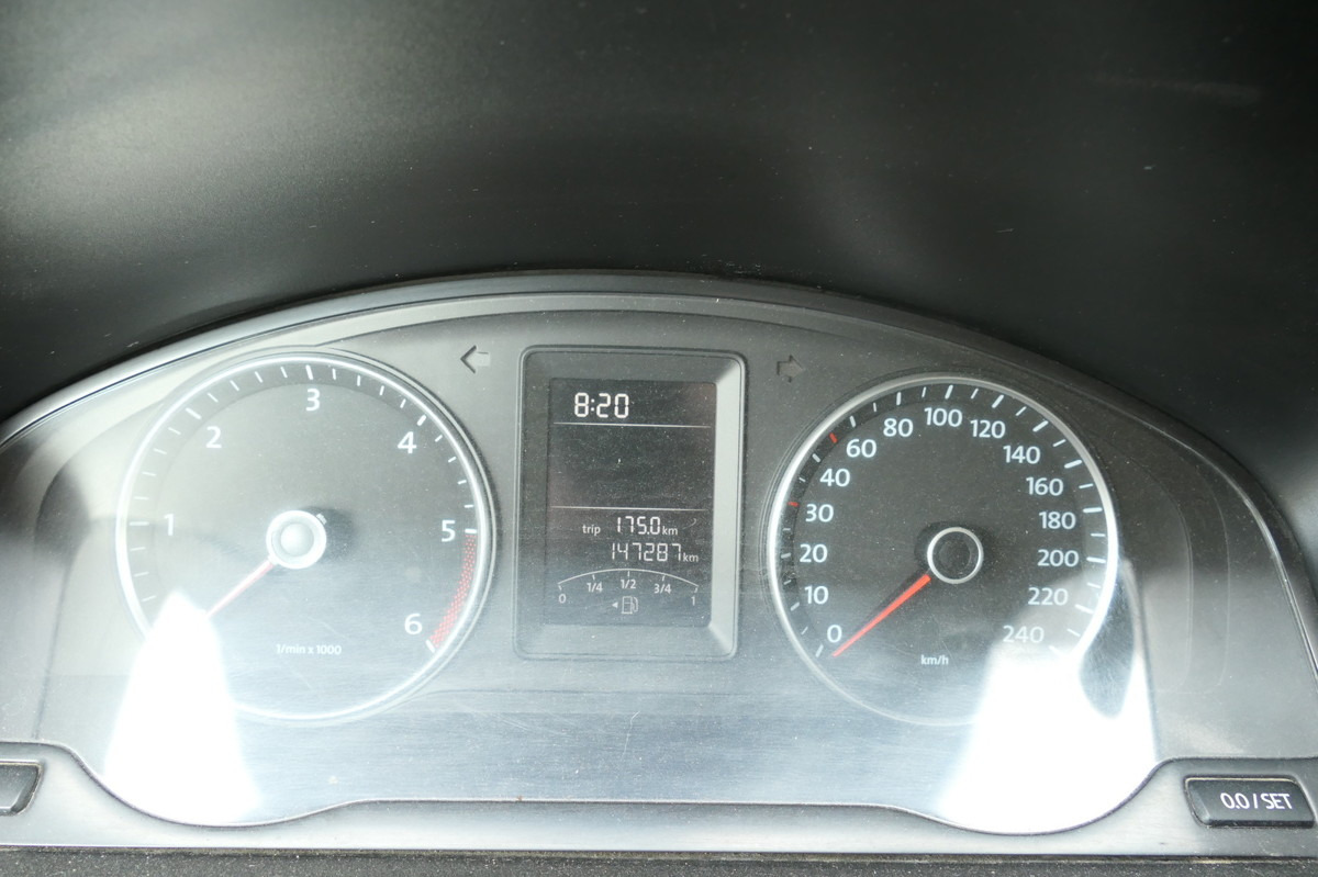 Furgoneta pequeña VW T5 Transporter 2.0 TDI PARKTRONIK EURO-5 2xSCHIE: foto 11 Furgoneta pequeña VW T5 Transporter 2.0 TDI PARKTRONIK EURO-5 2xSCHIE: foto 11