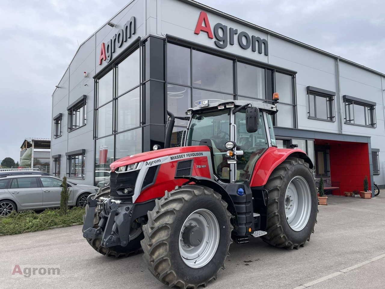 Massey Ferguson 7S.165 Dyna6 EFFICIENT - Tractor: foto 1 Massey Ferguson 7S.165 Dyna6 EFFICIENT - Tractor: foto 1