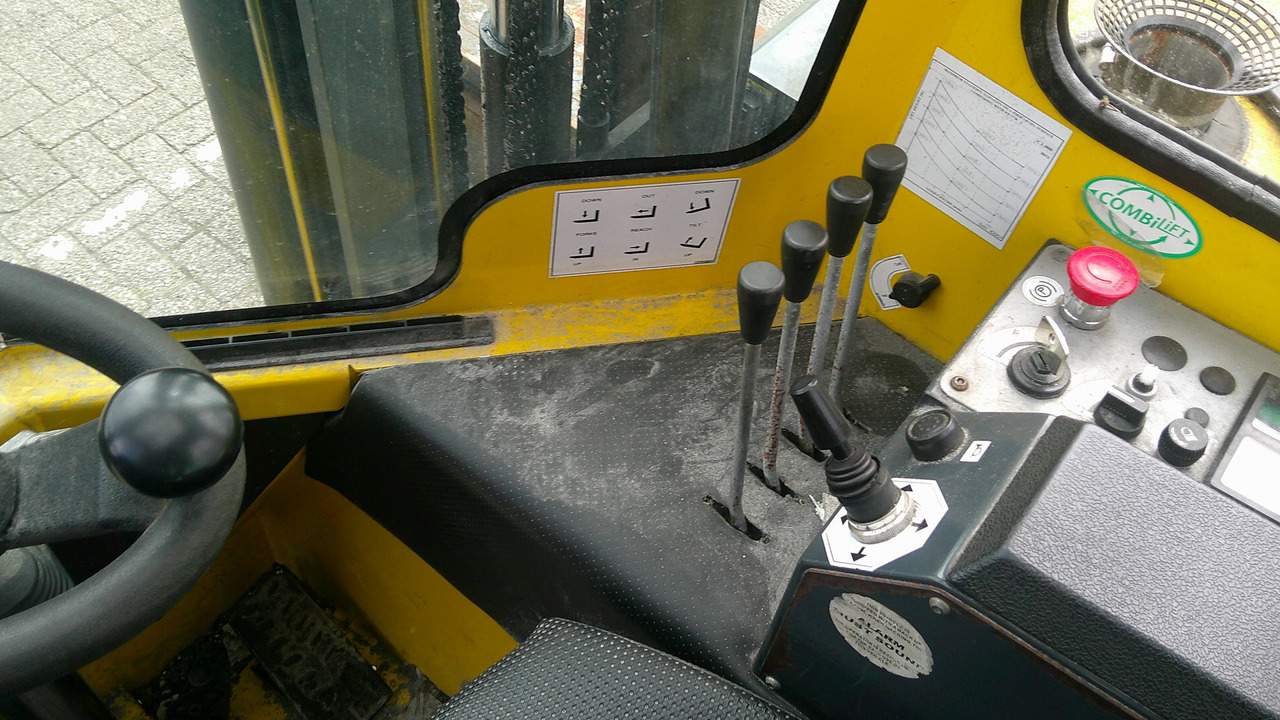 COMBILIFT C3000 CABIN - Carretilla de carga lateral: foto 4 COMBILIFT C3000 CABIN - Carretilla de carga lateral: foto 4